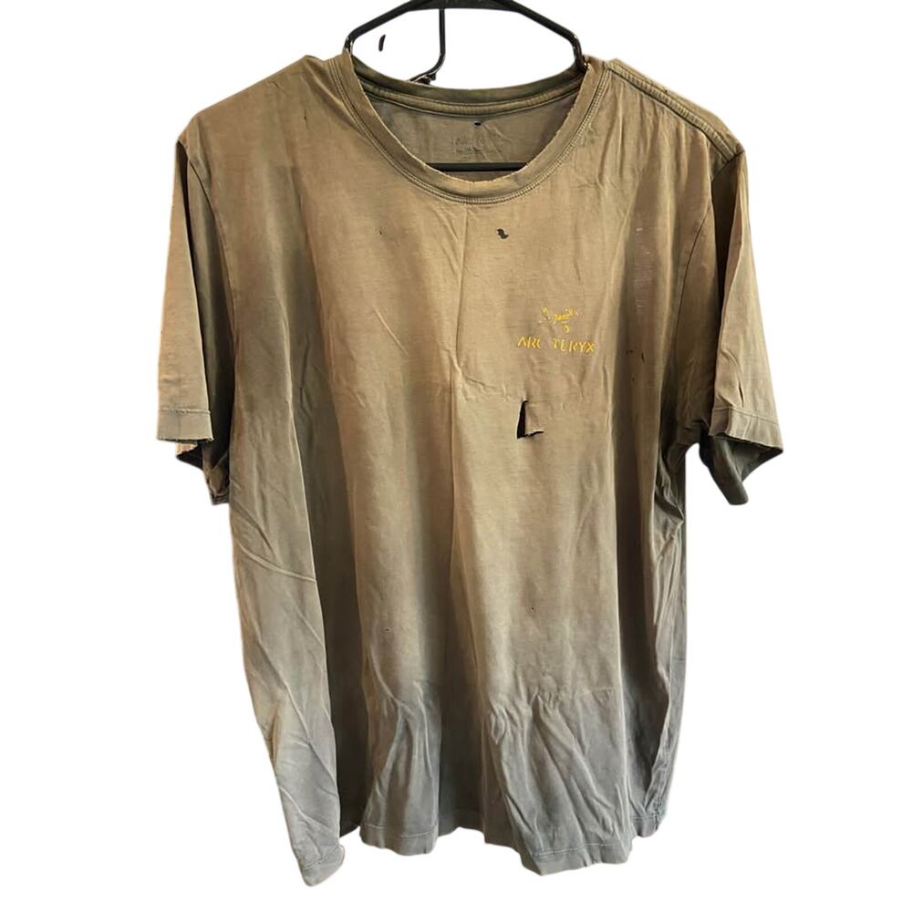 Arcteryx mens large gray short sleeve t shirt